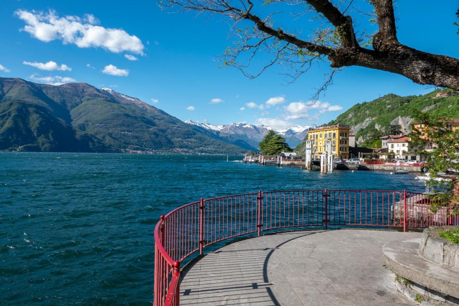 Casa In Riva Al Lago Βαρένα Εξωτερικό φωτογραφία