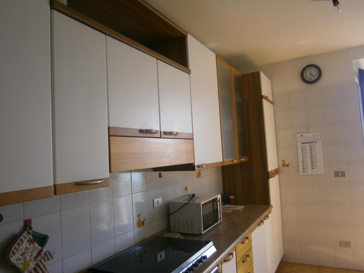 Casa In Riva Al Lago Βαρένα Εξωτερικό φωτογραφία
