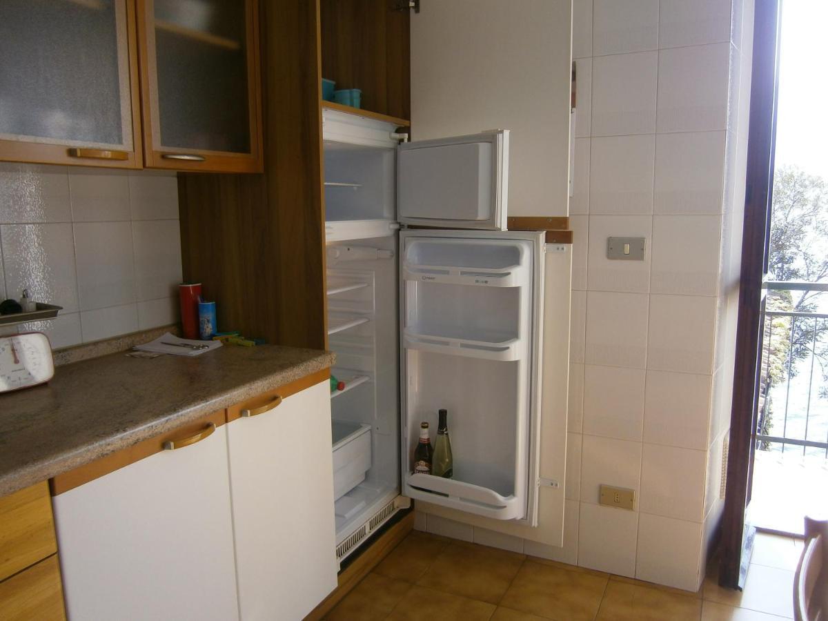 Casa In Riva Al Lago Βαρένα Εξωτερικό φωτογραφία
