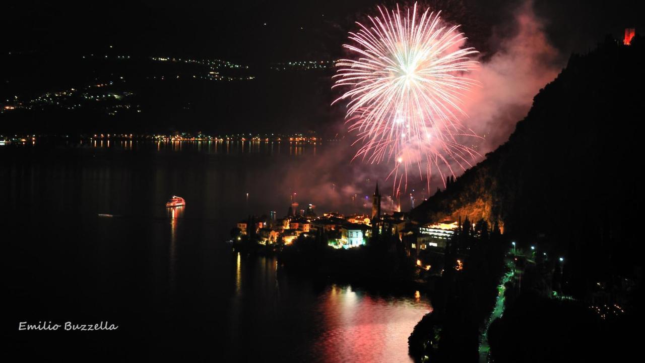 Casa In Riva Al Lago Βαρένα Εξωτερικό φωτογραφία