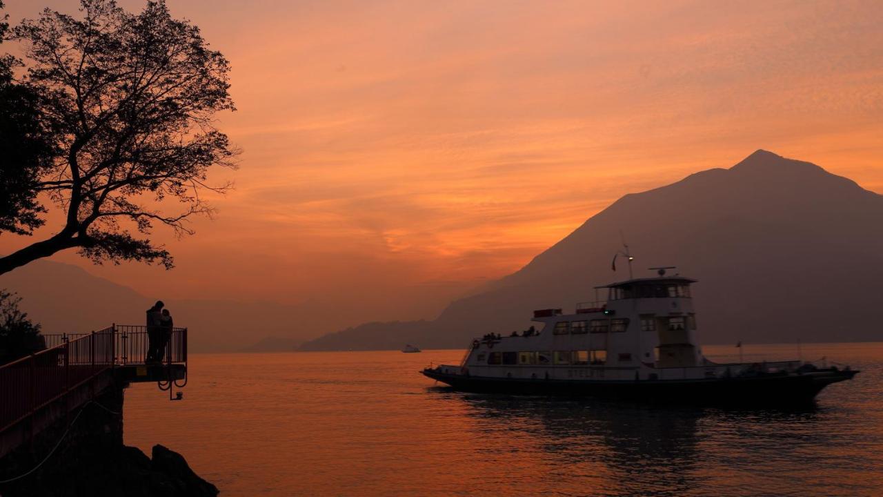 Casa In Riva Al Lago Βαρένα Εξωτερικό φωτογραφία