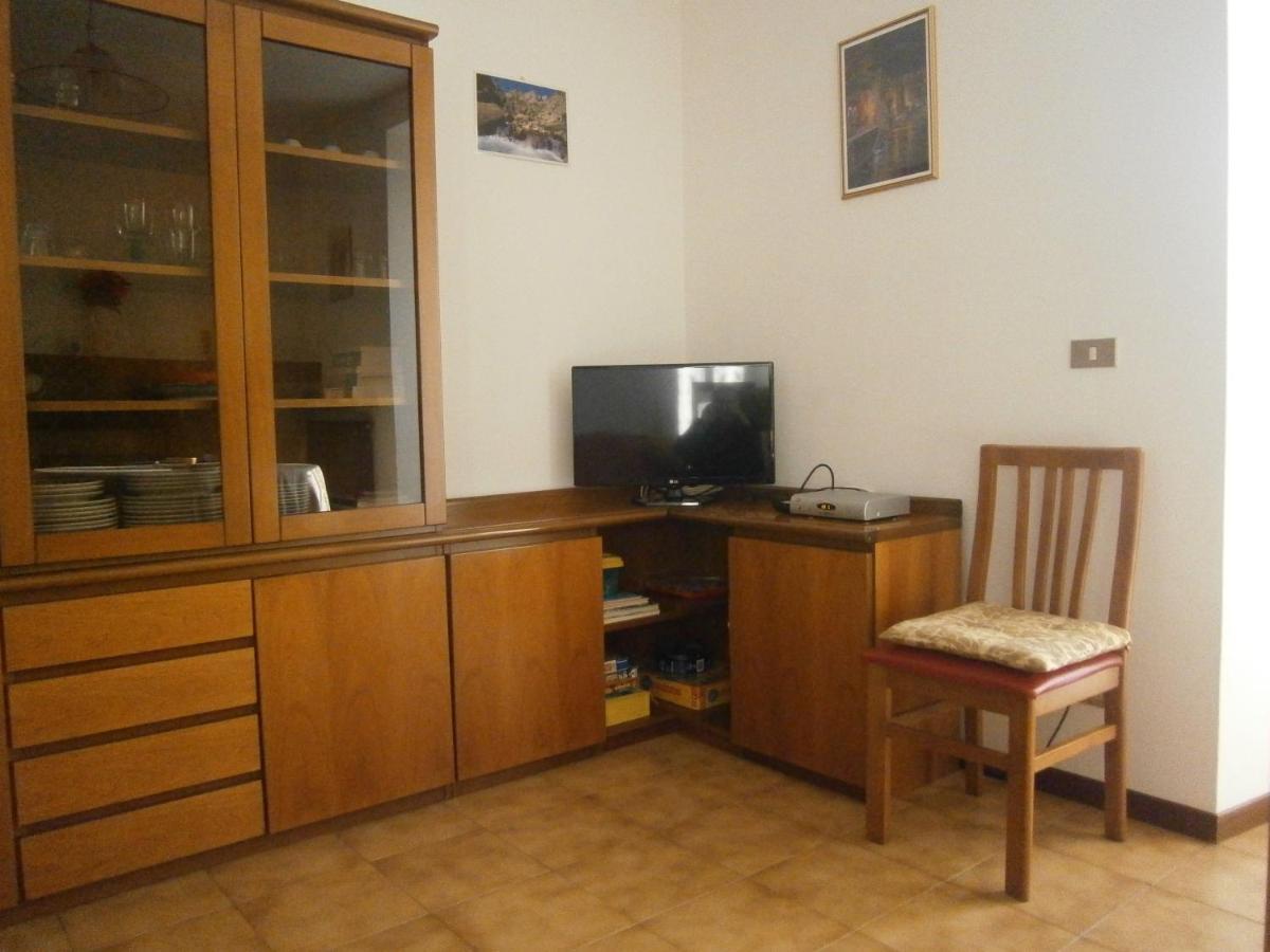 Casa In Riva Al Lago Βαρένα Εξωτερικό φωτογραφία