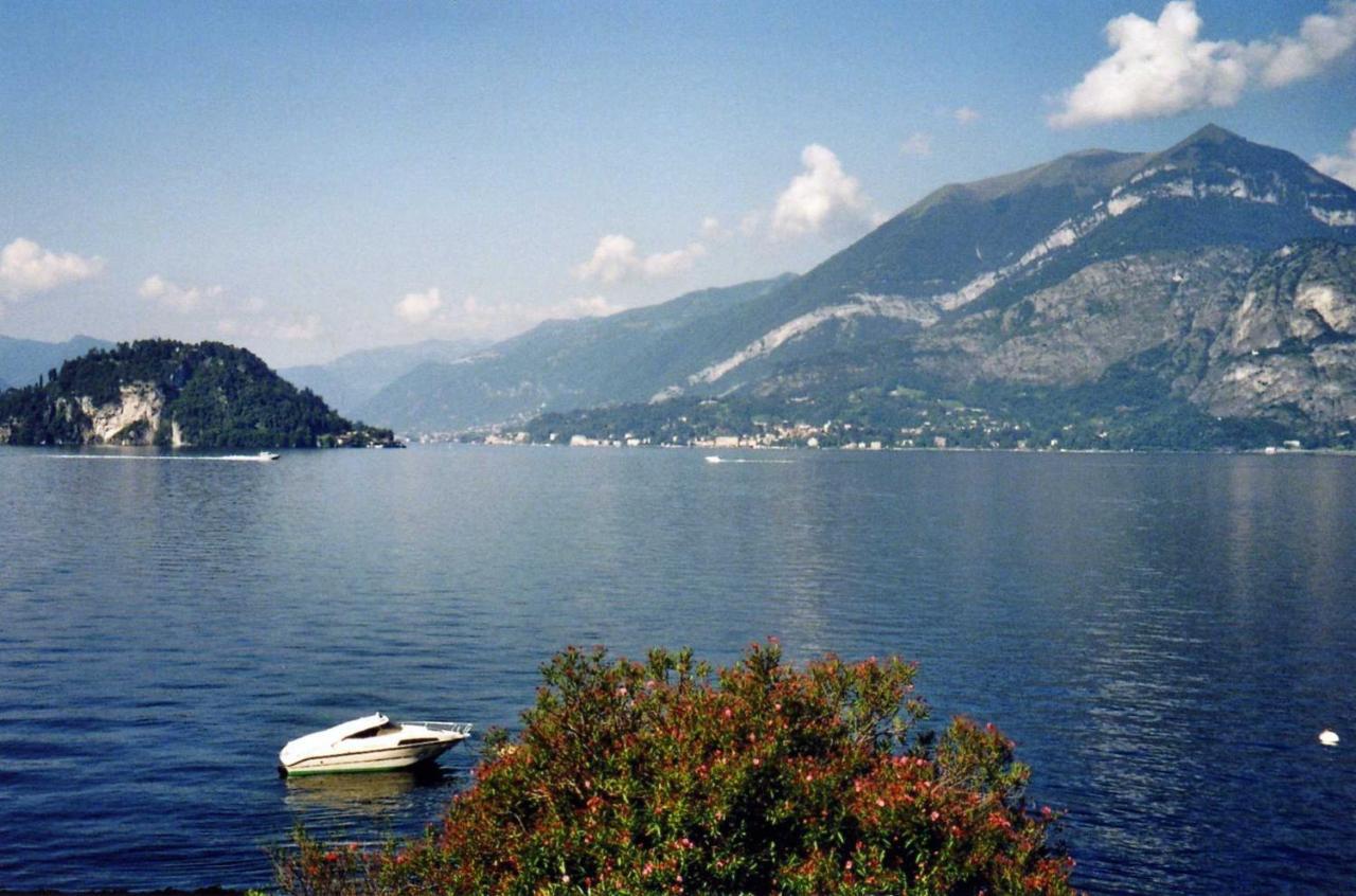Casa In Riva Al Lago Βαρένα Εξωτερικό φωτογραφία